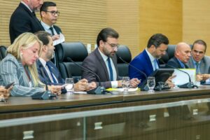 Parlamentares aprovam mudanças na Constituição Estadual e no Regimento Interno sobre eleição da Mesa Diretora