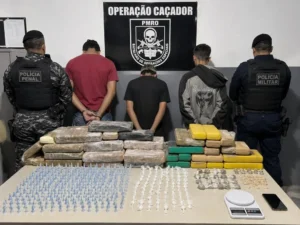 Operação usa apenados para apagar pichações de facções em residenciais populares de Porto Velho