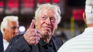Fundador da Nike faz doação histórica de US$ 1 bilhão para universidade