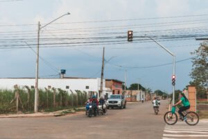 Prefeitura instala semáforo para reduzir acidentes na avenida Mamoré com a rua Capão da Canoa